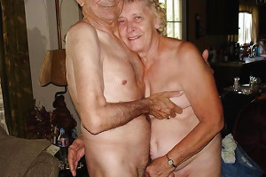 XHAMSTER - Old Couples Foreplay